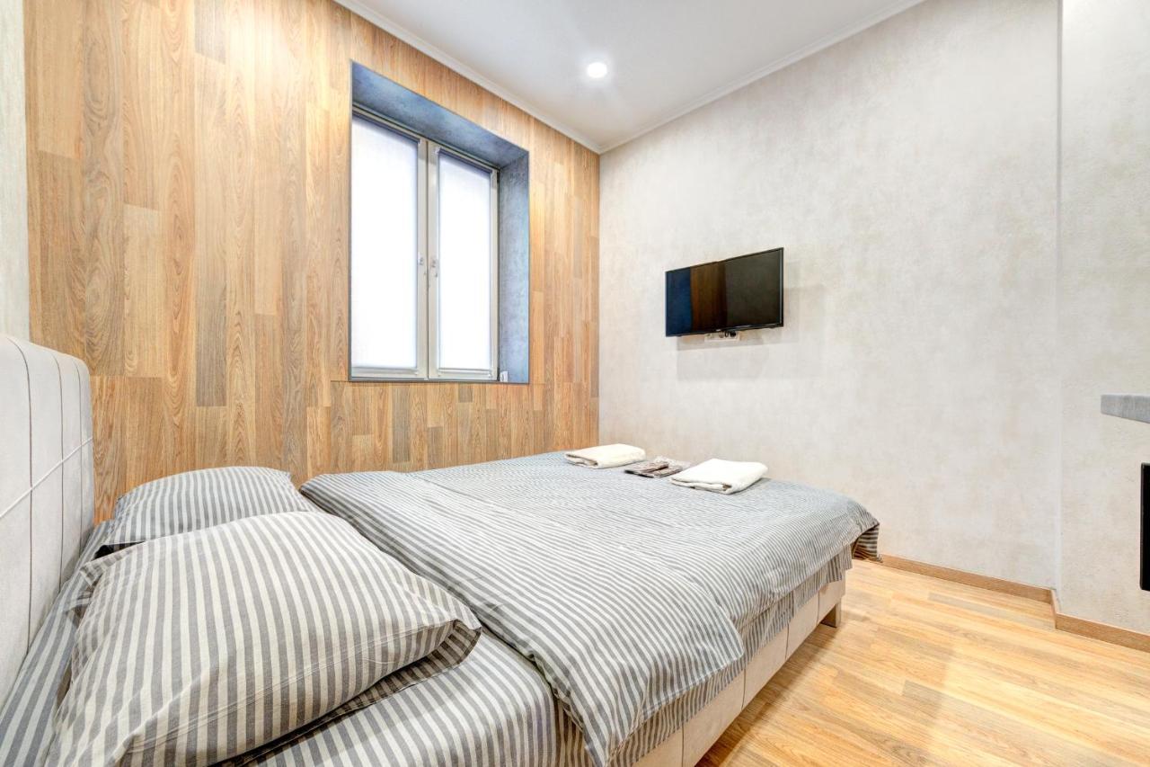 1 Room Apartment Near National Circus Київ Екстер'єр фото